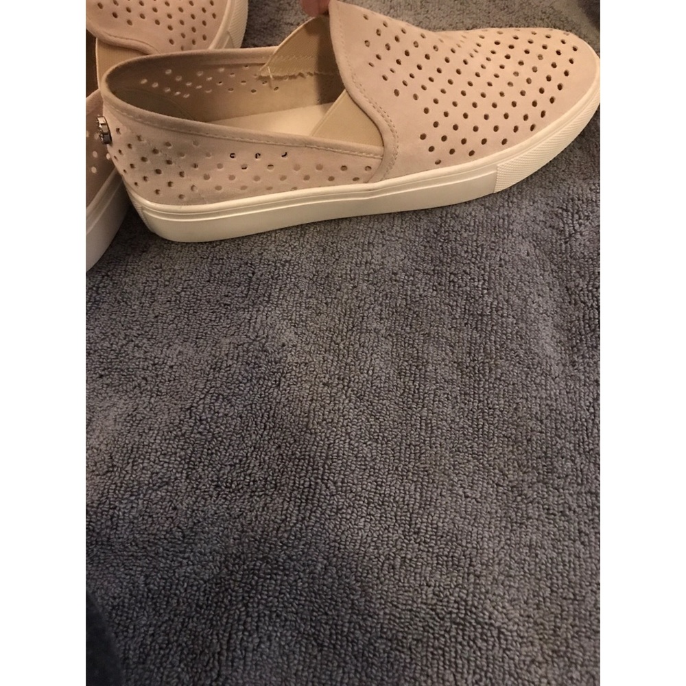 Beige Steve Madden slip ons! 7.5